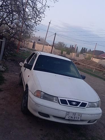 daewoo avtobus: Daewoo Nexia sedan, ağ rəng, 4 qapı. - Yanacaq: benzin - Ötürmə — 2
