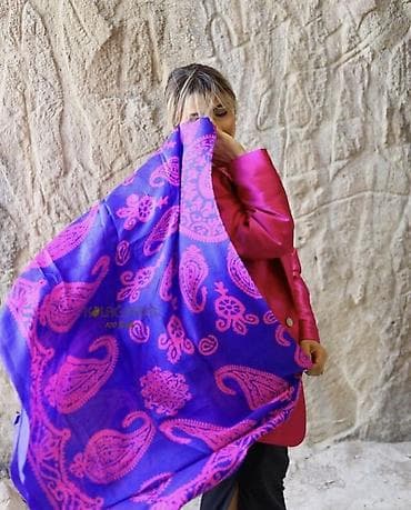 Hicab: Parlaq dizaynlı böyük ölçülü şal/şərf - Rəng: dərin bənövşəyi fon — 2