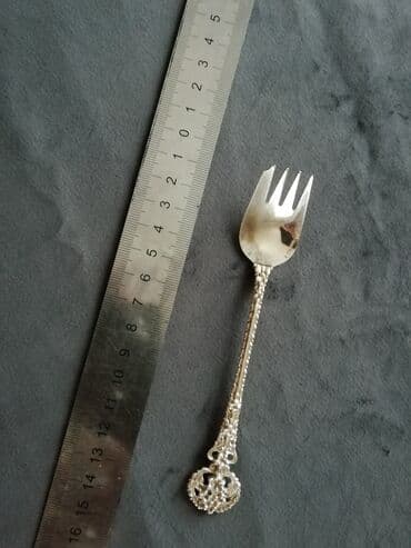 çəngəl qaşıq dəstləri: Altı ədəd gümüş çəngəl dəsti. Hər bir çəngəlin üzərində zərif bəzək — 3