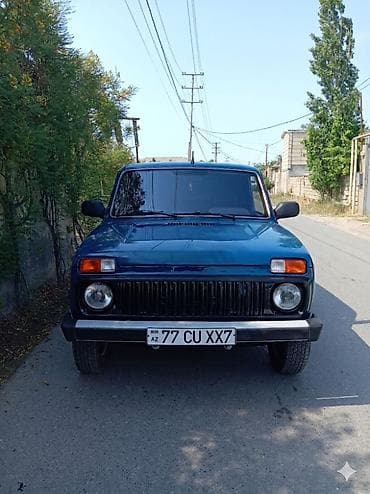 oturacaq vaz: Lada Niva (VAZ 2121) – mavi rəngli, 3 qapılı off-road SUV — 5