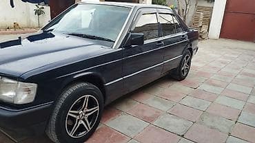 Mercedes-Benz 190: 0.2 l | 1991 il Sedan