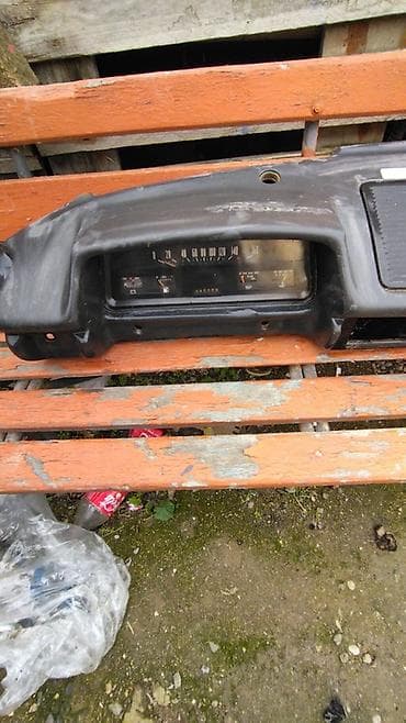 vaz 2107 matoru: Moskvich Klassik “Jiquli” seriyası (VAZ 2101–2107 xətti ilə uyğunluq – ölçü və quruluş klassik panellə eynidir), Orijinal — 3