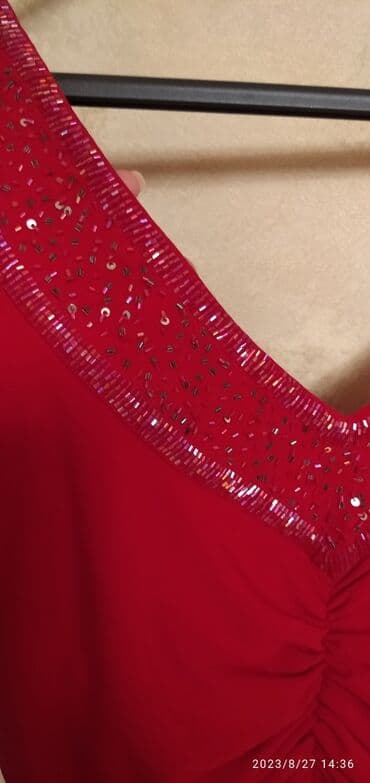 uzun qizil sirqalar: 1dəfə geyinilib, yüksək qiymətə alınıb — 10