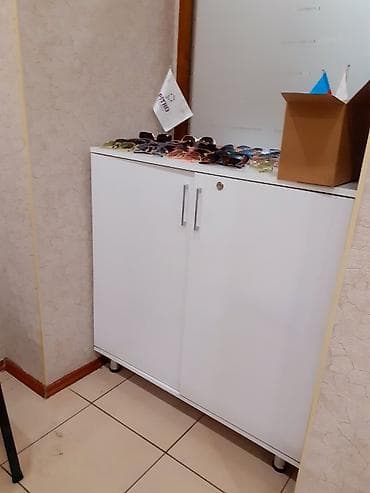 Materiali keyfiyyetli taxtadan hazirlanib. Iri həcimlidir