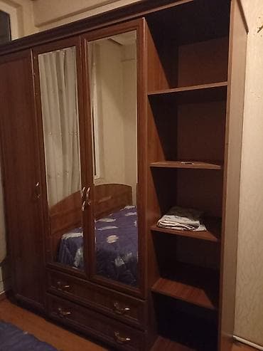 Geniş tutumlu qarderob-dolab - Material: ağac teksturasında laminat -