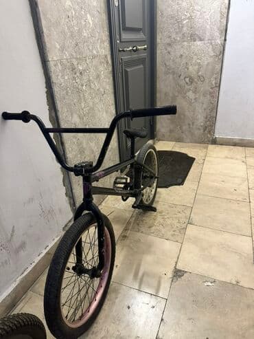 велосипеды 14 дюймов: BMX - Rəng: qara (ön təkər çəngəli və sükan qara, ön halqa pembe — 1