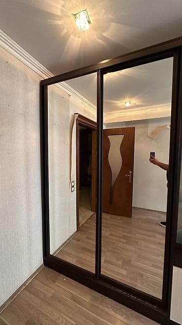 tifani dest: Paltar Shkafi ve Tv Stend shkafi satilir Paltar skafin olculeri 1,40 — 6