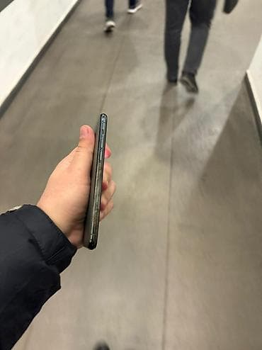 ayfon 1 telefon: IPhone 11 Pro, 64 GB, Matte Midnight Green, Face ID — 5