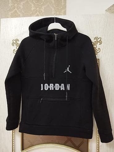 wolt geyim: Kapişonka 38 M razmer qış ücün ici qalın — 2