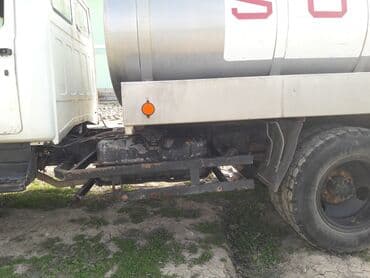 mtz 80 82: Süd daşıyan tanker maşını - Gövdə: Ağ rəngli yük maşını, süt daşıma — 7