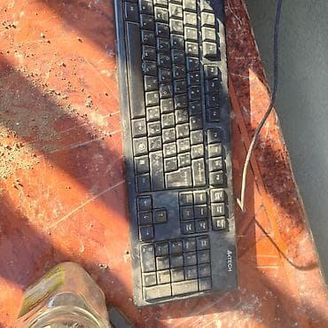 A4Tech simli klaviatura - Tam ölçülü layout: rəqəmsal blok, funksiya