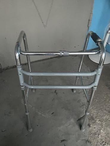 Gəzinti çərçivəsi (walker) - Material: yüngül və möhkəm