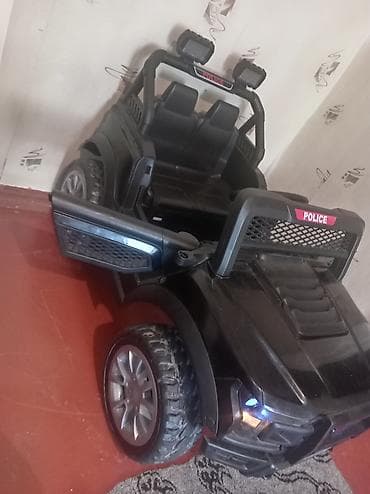 Uşaq üçün elektrikli polis maşını 2 aydi alinib 500 alınıb 300 satılır — 4