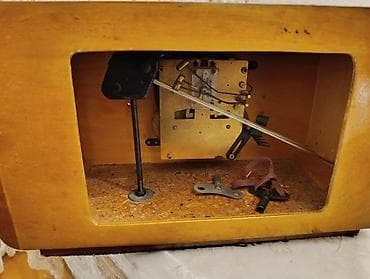 qızılı saat: Yantar 333100 stolüstü saat, ağac materialdan hazırlanmış korpusu və — 3