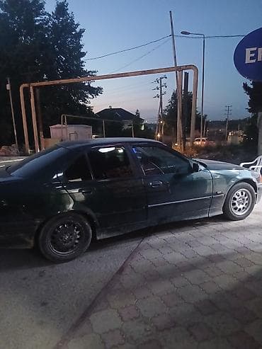 bmw e36 bufer: BMW sedan – E36 seriyası - Kuzov: 4 qapılı sedan, tünd yaşıl rəng - — 2