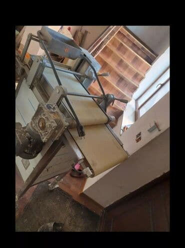 zeytun yağı çəkən aparat: Turkiyə istehsalı lavaş açan aparat satilir. Aparatda xəngəl — 1