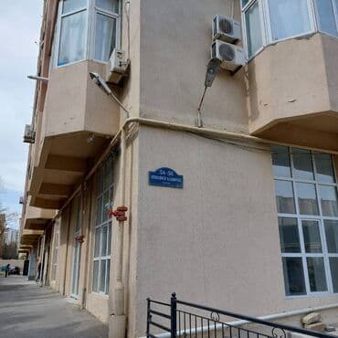 8 mikrorayon: 6-cı mikrorayon, 3 otaqlı, Yeni tikili, 100 kv. m — 17