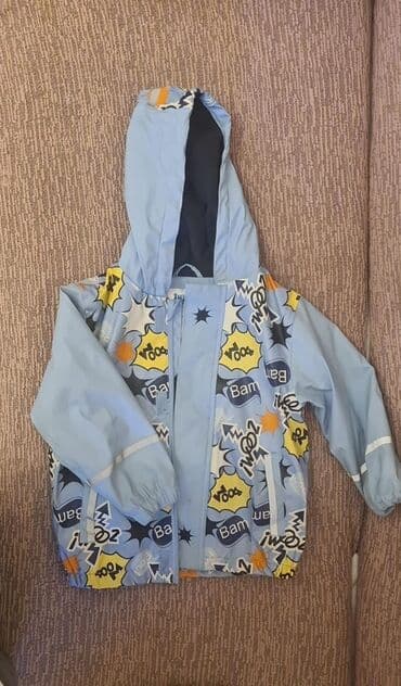 usaqlar ucun inqalyasiya aparati: Burberry markalı bej rəngdə, içərisi damalı, kəməri olan uşaq plaşı — 3