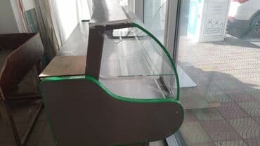 Mağaza üçün soyuducu vitrin - Ön hissəsi qövs formalı şüşə vitrin