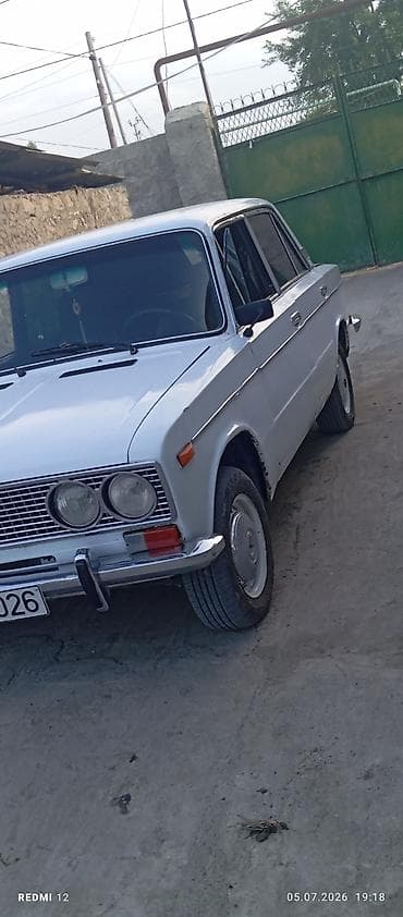 t 150 tractor: VAZ 2103, ağ rəng, 4 qapılı sedan - Klassik “altılı” kuzov, xrom — 2