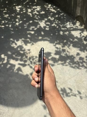 samsung s3350 ch@t 335: IPhone 8 Plus, Qara, Barmaq izi — 3