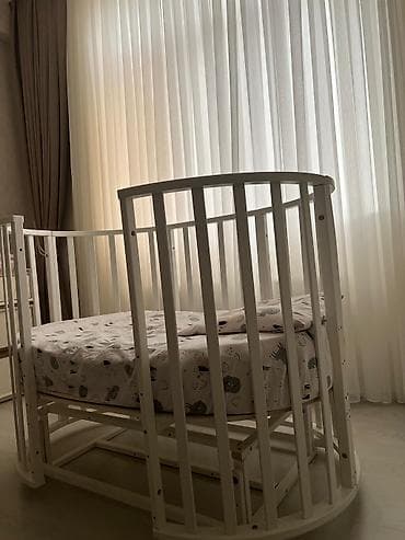 Beşiklər: Oğlan və qız üçün, Yumru, Beşik, Matras ilə, Yellənmə mexanizm ilə — 2