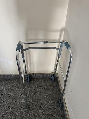 Tibbi məhsullar: İki təkərli yeriş çərçivəsi (walker) - Material: yüngül alüminium — 2