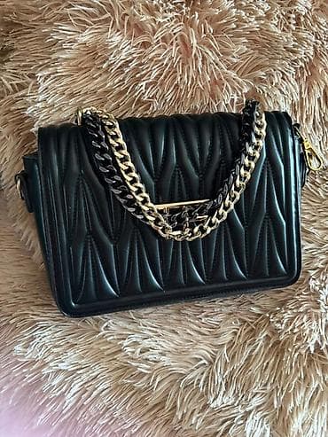 - Qara quilted dizaynlı çiyin çantası. Ön hissədə “TF” qızılı metal — 3