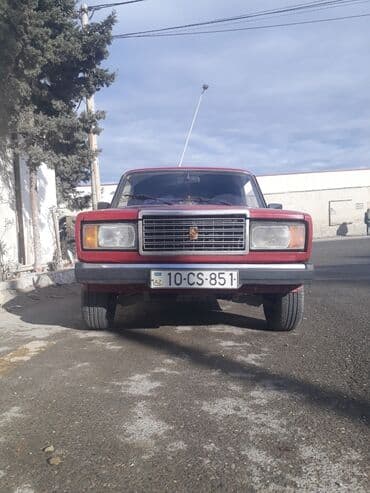 ваза напольная стеклянная высокая без узора: Lada 2107 sedan – klassik VAZ modeli - Kuzov: 4 qapılı sedan, qırmızı — 4