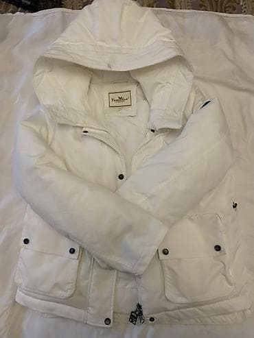 godekce turkce: 170 azn alinib.Ağ rəngli kapüşonlu qış gödəkçə - Brend: VemMee — 1