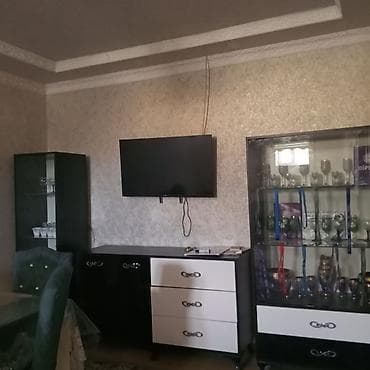 heyet ucun stol stul: Qonaq otağı üçün mebel dəsti Tərkibi: - 1 ədəd televizor altı komod — 3