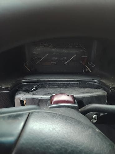 Скупка авто: Volkswagen Golf 3, qırmızı hatchback Xüsusiyyətlər: - Kuzov: 5 qapılı — 7