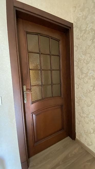 Mebelçi üslubunda massiv taxta otaq qapıları dəsti - Material: təbii — 2