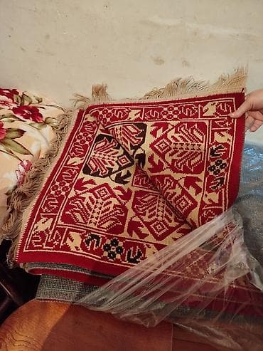 çiçi xalçası: Xalça – qırmızı fonlu, klassik Şərq ornamentli - Naxış: mərkəzdə — 3