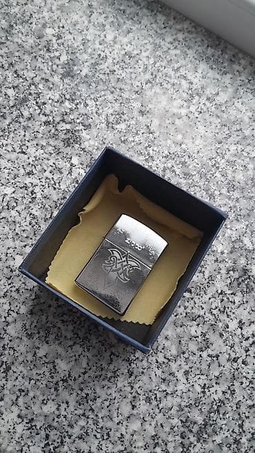 martin leon parfum: Məhsul: Zippo benzinli alışqan Təsvir: - Orijinal Zippo, alt hissədə — 4