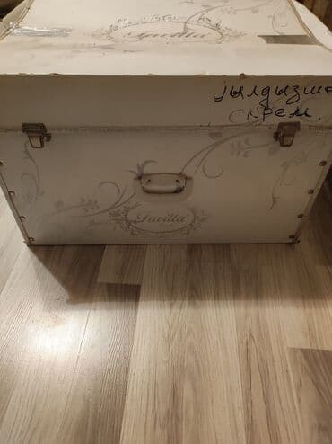 Продаётся очень красивый набор(покрывало,2 большие наволочки,1