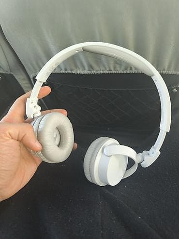 mikrafon kalonka: Yaxsi vezyetde hecbir problemsiz .Ağ rəngli on-ear qulaqlıq.Gördüyünüz — 1