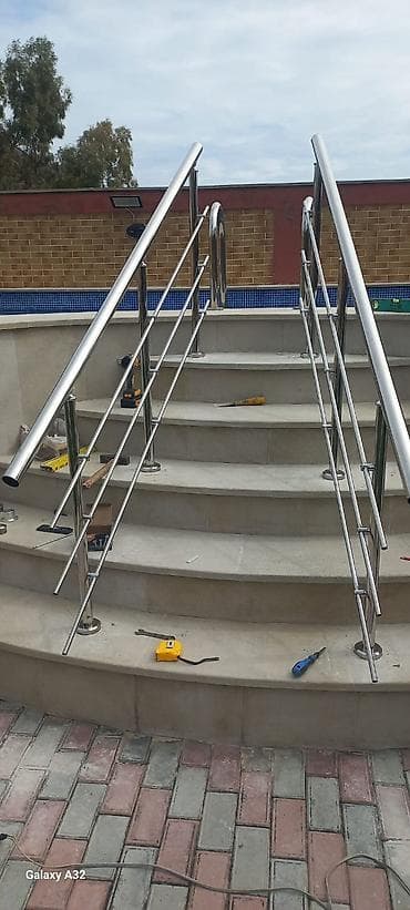 Paslanmayan poladdan (nerj) pilləkən məhəccəri və hovuz girişi