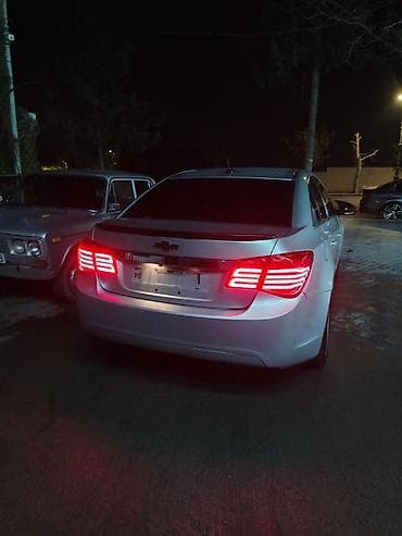 ufc 4 disk: Chevrolet Cruze: 1.4 l | 2014 il 2009000 km Sedan — 7