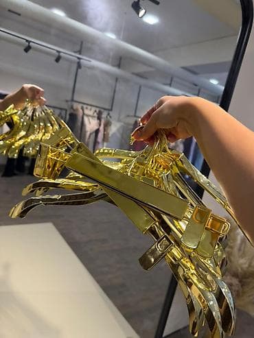 Vewelkalar walvar ücün olanlar 2.50 man 1 ededi,obirisi 2 man 1 ededi