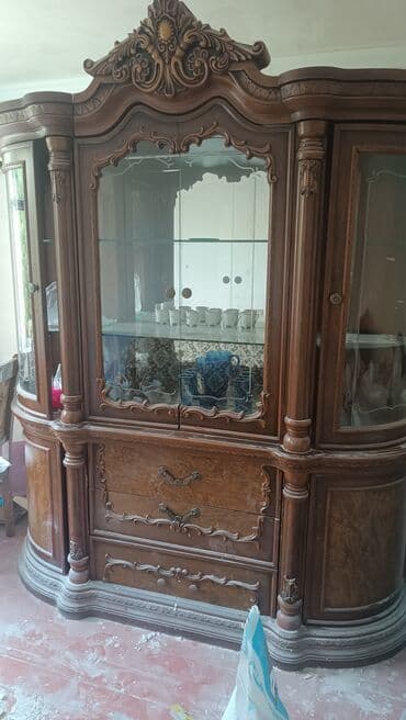saxlama qablari: Распашной, 3 двери Прямой шкаф, Буфет — 2