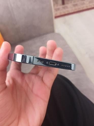 hdmi to av: IPhone 13 Pro, Sierra Blue, Face ID — 3
