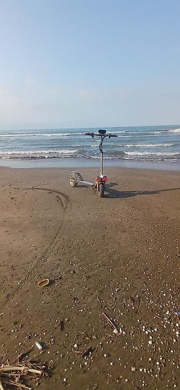 Güclü elektrik skuter - İki iri ön LED proyektor farası və əlavə ağ — 3