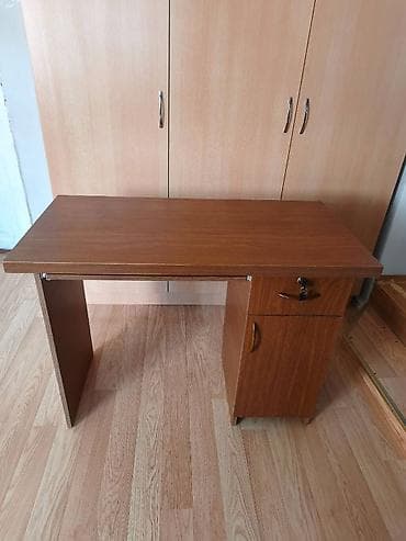 dolab ofis: Ofis Masası
Ölçüsü: 100cm x 50cm; Hündürlük: 74cm
Endirim olunacaq — 1