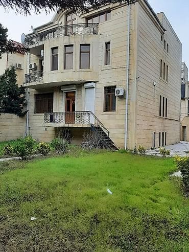 vila evler: T. Əliyev küçəsində. Mülkiyyətdə 650m² olan. 7 sotda 4mərtəbəli 8 — 5