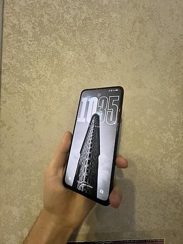 telefon kreditle: Redmi note 12 pro 

256 GB 

Barter olmur — 2