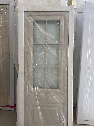 Şüşəli daxili qapı - Material: MDF/taxta əsaslı panel (boya ilə