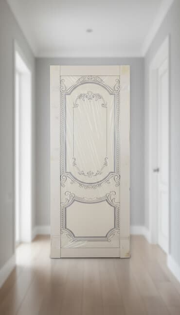 Ağ rəngdə, klassik üslubda qapı. Qapının üzərində zərif oymalar var lalafo.az -da Ağ rəngdə, klassik üslubda qapı. Qapının üzərində zərif oymalar var