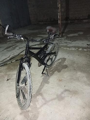 volta vsx: Dağ/şəhər tipli velosiped – tam qara dizayn - Çərçivə: möhkəm metal — 1