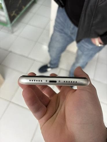 iphone 5s ekranı: IPhone 11, Ağ, Face ID — 4